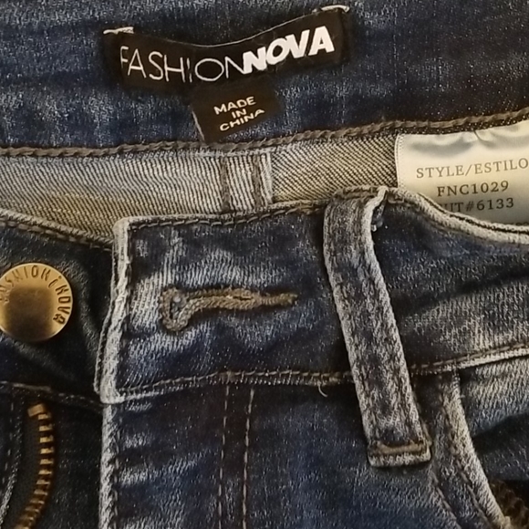 Distressed Jeans - Picture 4 of 4